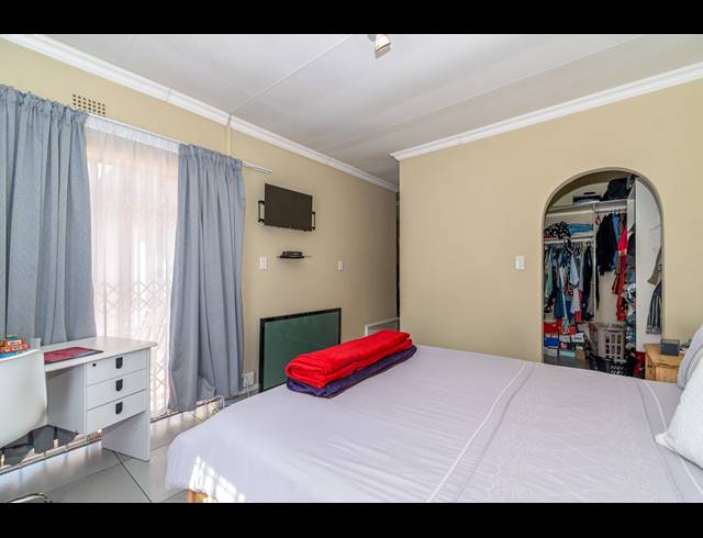 4 BEDROOM HOUSE FOR SALE IN RANDPARK RIDGE